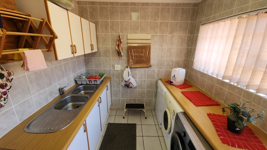 3 Bedroom Property for Sale in Hartenbos Central Western Cape